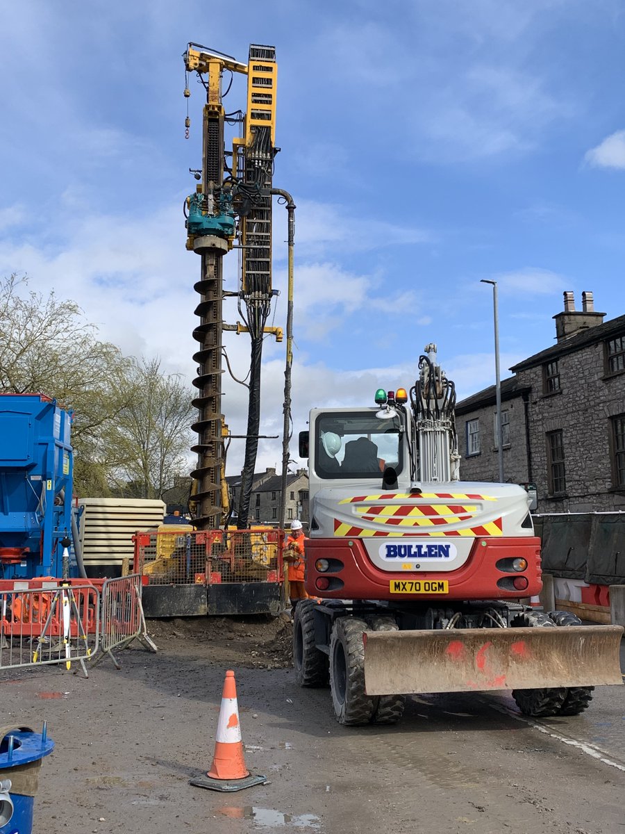 Drilling to construct the foundations of new glass flood panels will begin w/c Monday April 29 at Aynam Road. Noise & vibration will be monitored. Find out about the construction of the scheme on the Kendal Flood Hub thefloodhub.co.uk/kendal #KendalFloodScheme #Kendal