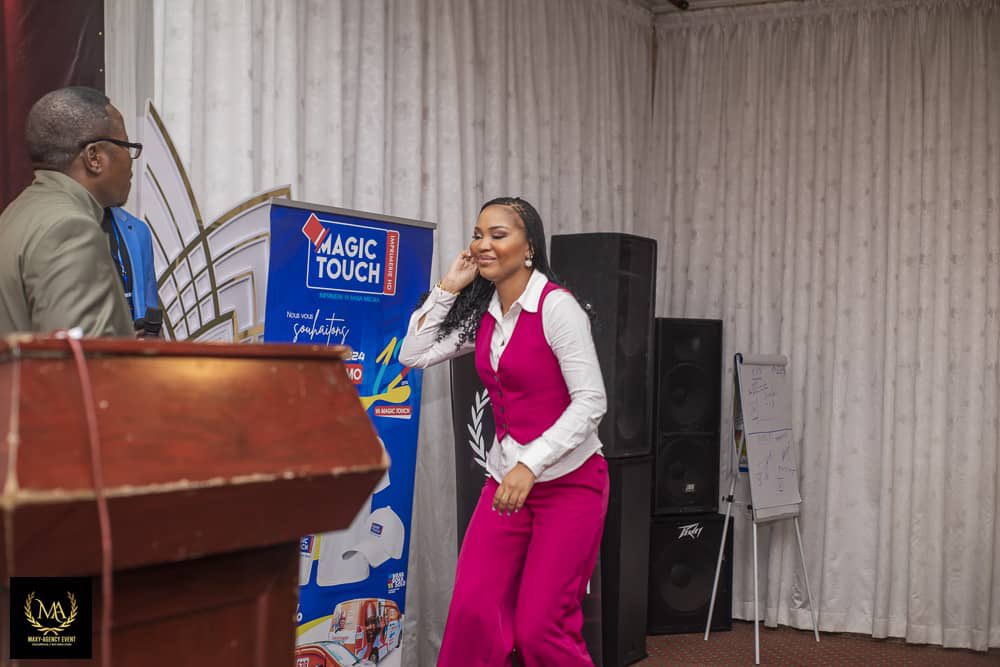 graceFondation's tweet photo. Retour en image sur la remise du Diplôme lors de la Soirée de Gala :
���’Les Femmes Influentes Awards Saison 5’’
Grace Fondation a été choisie comme lauréate dans le domaine social lors du sondage de l’équipe Maxy Agency. Grâce à son engagement et sa détermination à améliorer https://t.co/Q96oGLNIQs