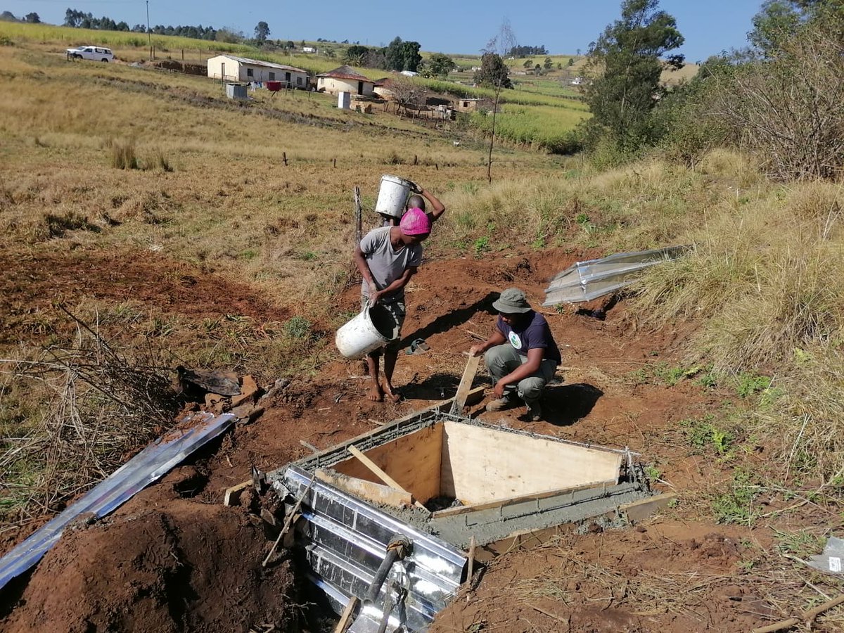 JNCC_UK's tweet photo. Rural communities in Kwazulu-Natal, South Africa depend on natural springs for daily water requirements, but pollution &amp; climate change can impact their availability/quality

However, creative interventions by the Institute of Natural Resources (INR) aims to address the issue https://t.co/E2THFFPEGT
