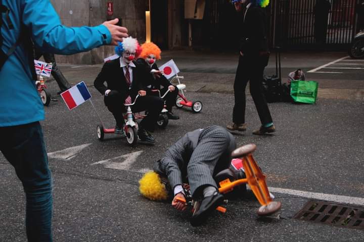 XrItaly's tweet photo. OCCUPATA LA TETTOIA DELLA RAI
#G7: meno due giorni all’inizio del circo.
È il messaggio comparso questa mattina sulla tettoia della #Rai di #Torino.
1/5 https://t.co/rd7DfNsBMF