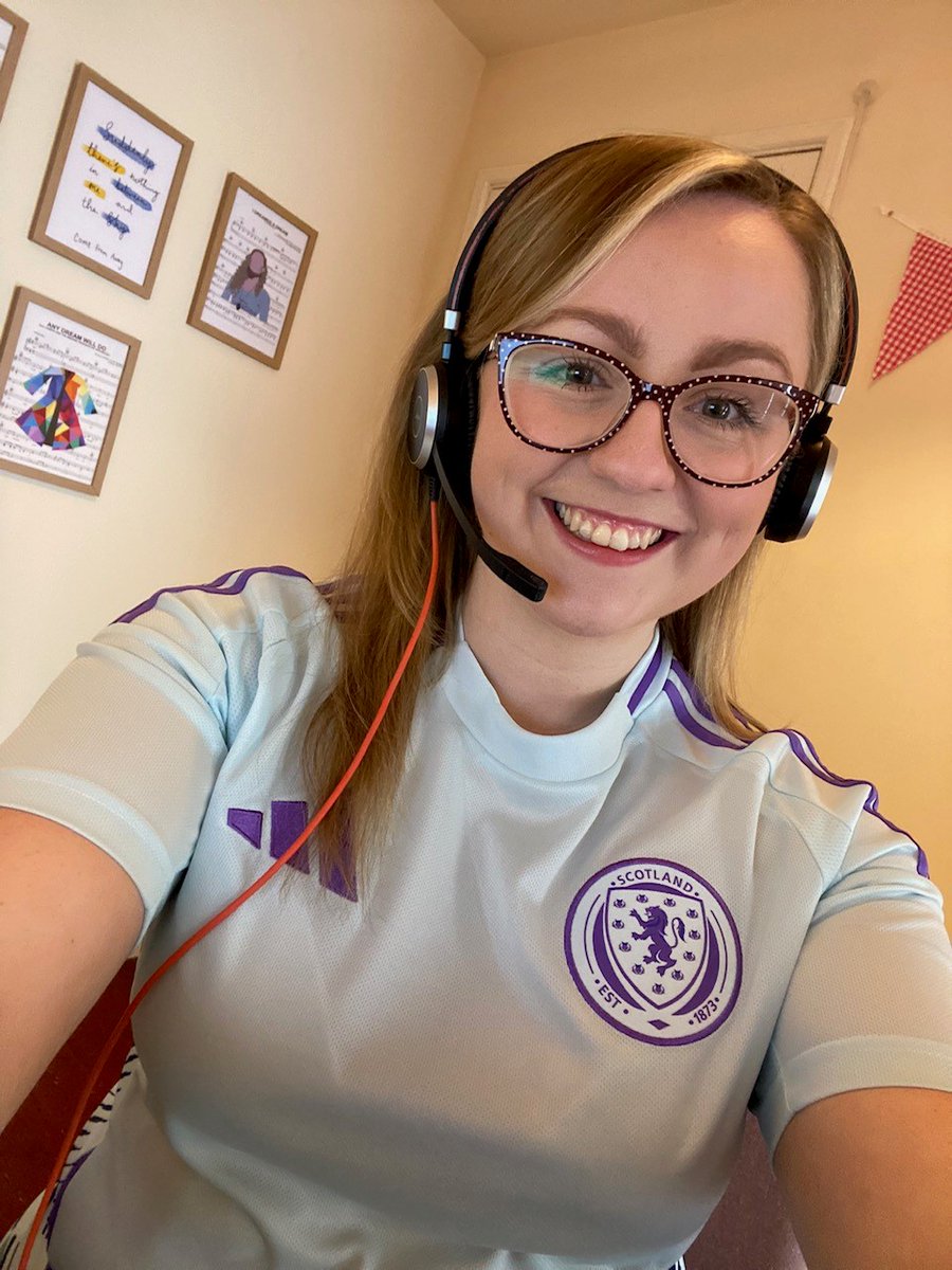We 💙 this photo of our Science Engagement manager Hayley Brown in the new Scotland top. 🏴󠁧󠁢󠁳󠁣󠁴󠁿 It's all for #FootballShirtFriday for @BobbyMooreFund in aid of @CR_UK 🌟 Show off your shirt & donate here: bit.ly/3HEzV3o