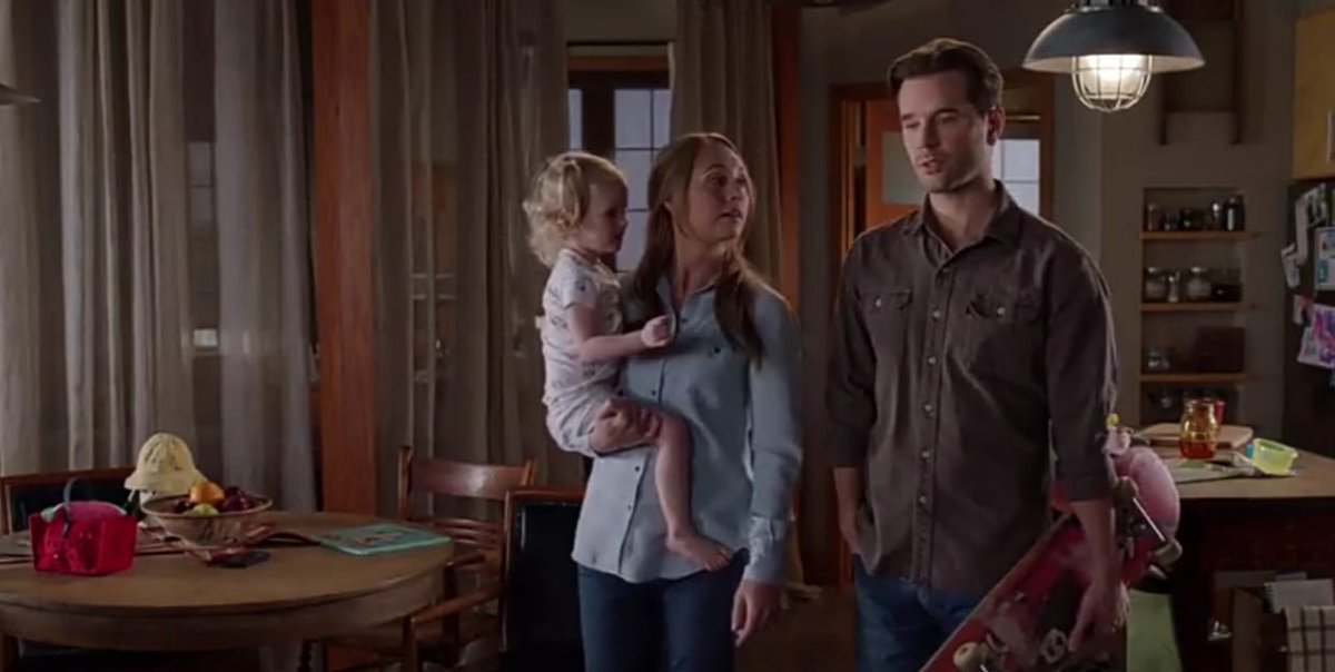 This is the family I loved 🥰...for me they were, are and will be the heart ♥ of @HeartlandOnCBC 
Ty @GrahamWardle Amy @Amber_Marshall and Lyndy #SpencerTwins in their loft ♥
#iloveTyandAmy #ilovefamilyBorden #iloveheartland