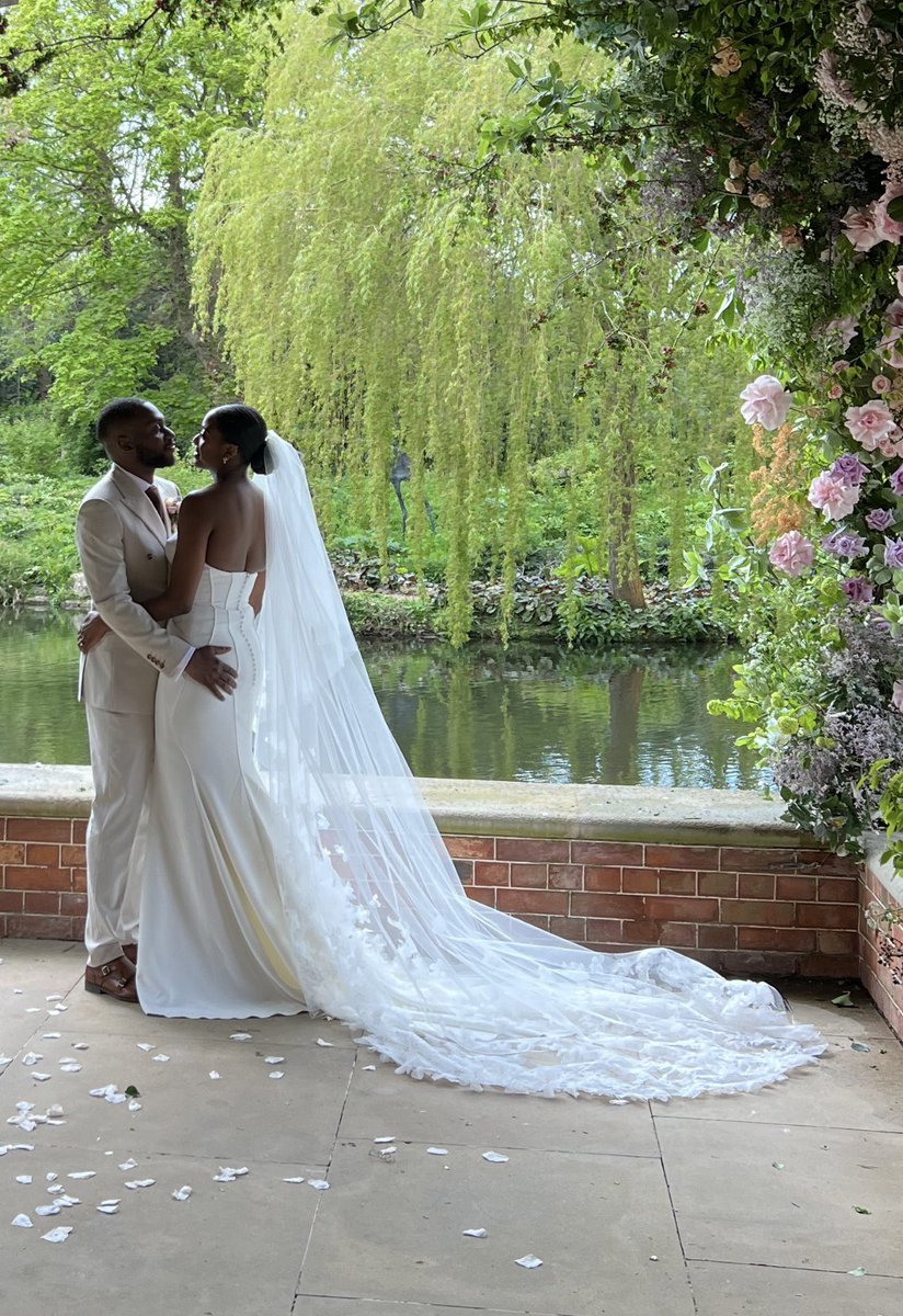 Frankie_OoO's tweet photo. Married my best friend https://t.co/3Mbw9kaO9B
