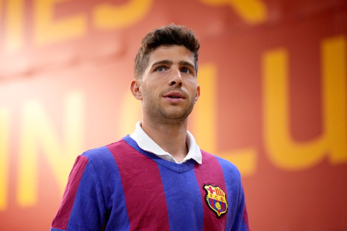 🔄 (ROBERTO): Girona have let Sergi Roberto know that they are willing to sign him if he leaves Barcelona as a free agent and they are offering him a longer contract than Barça. Barça have let his agent know that they want to keep him but will only offer a 1-yr contract with a…