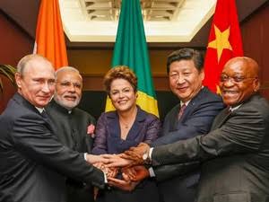 A VOLTA POR CIMA DA QUERREIRA!
Responsável por R$550 bi, a presidenta do B. BRICS, Dilma Rousseff é uma das mulheres mais influentes do mundo. Injustiçada, foi afastada da presidência com a ajuda da (FARSA) Lava jato e agora participa ativamente da 'desdolarização' do mundo! 👏👏