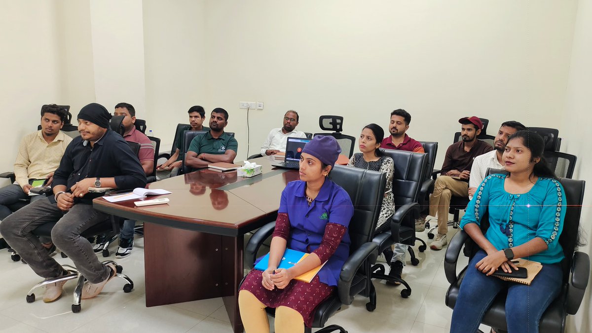 A snapshot from the recent weekly training session conducted about Digital Marketing for our employees!

At Gumtree, we learn together and grow together!

#employeetraining #empowerment
#trainingday #employeeengagement #learninganddevelopment