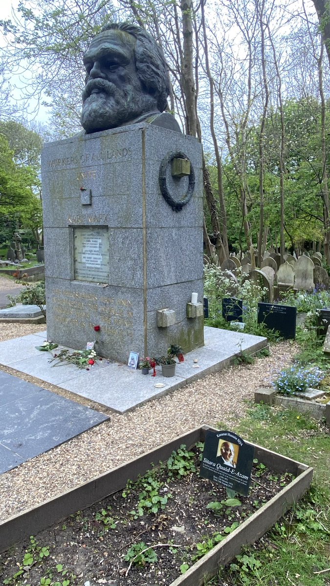 I found Karl Marx resting forever at Highgate Cemetery in London, right next to where I currently reside, with a powerful inscription on his tomb.

The Philosophers have interpreted the world in various ways. The point however is to change it.

#KarlMarx
#Socialism2024 
#London