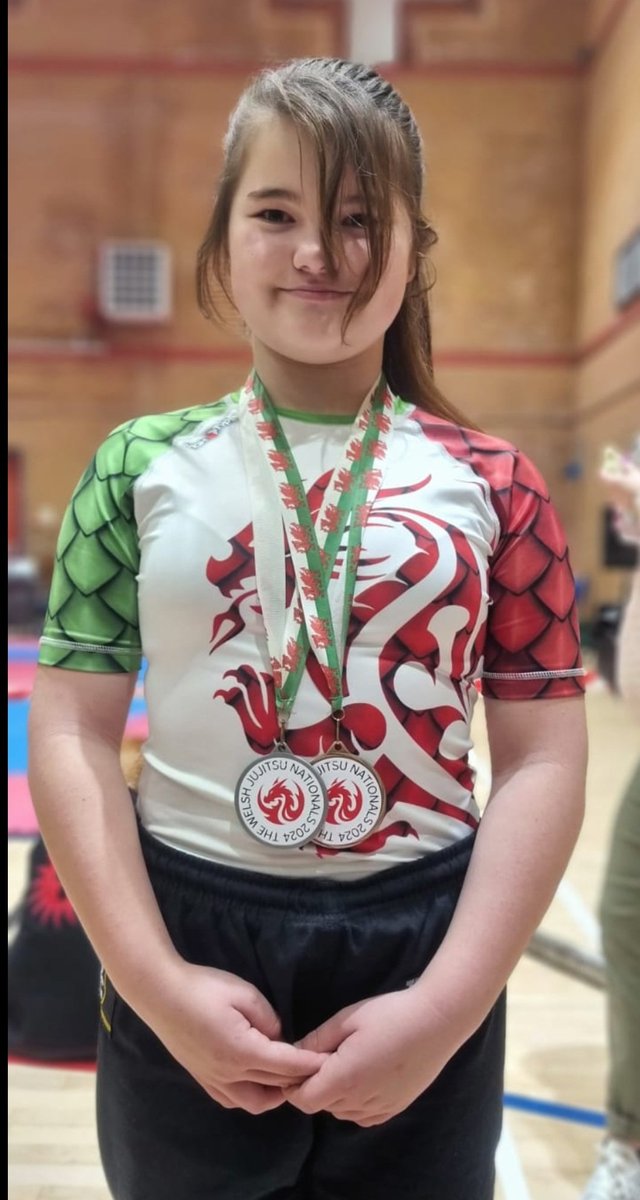 It's not just rugby..... U12s WSH player Maygan, represented in the Welsh Nationals in Jujitsu at the weekend, and walked away with both Silver & Gold 🥈🏅 Maygan has been invited to join the GB team 😍 Amazing, well done Maygan 👏👏 #ThisGirlCan @sarahjonesyx @happyeggshaped