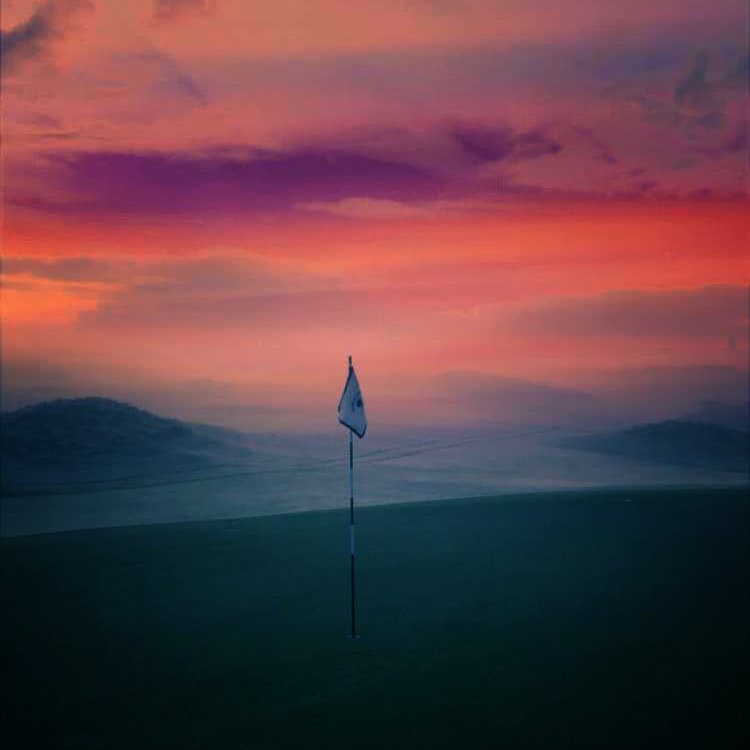 Bringing it back to this striking moment at our very own emerald paradise captured by one of our course team. Truly, there's no place like Dooks! 💚⛳ #FlashbackFriday #DooksGolfLinks #LinksGolf #WildAtlanticWay #GolfIreland #RingOfKerry #FillYourHeartWithIreland🍀