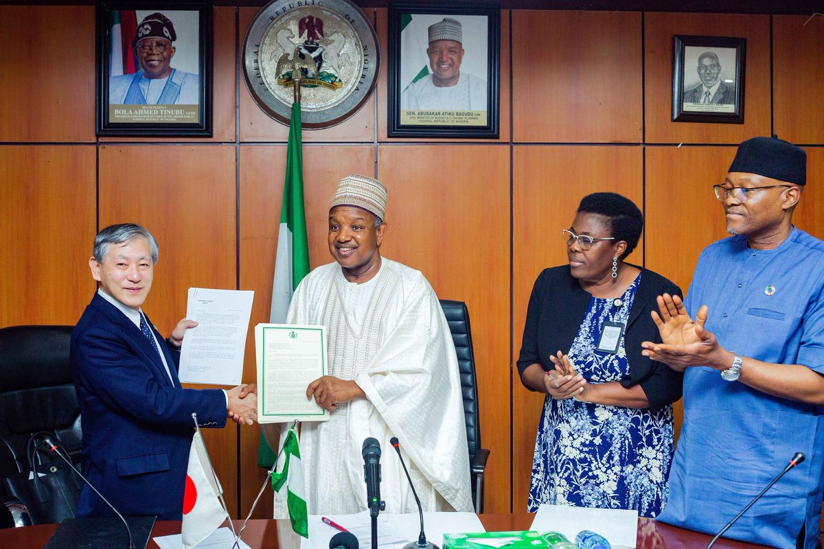 atikuabagudu's tweet image. Yesterday, I welcomed Ambassador Matsunaga Kazuyoshi from the Japanese Embassy/JICA for the signing of an exchange notes on significant projects on enhancing Nigeria&apos;s rice seeds production system for economic and social development, and strengthening the diagnostic capacity of…