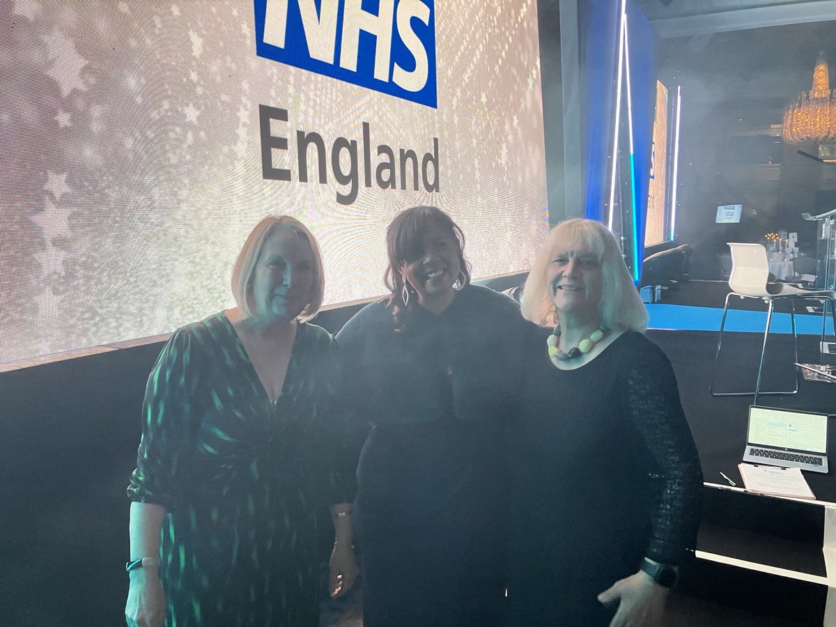 Lovely meeting up with good friends ⁦@saldri01⁩ ⁦@Gailgoddard4⁩ at the #SNTA2024  awards in London - celebrating our student nurses achievements @nursingtimes 🏆⭐️🏆⭐️