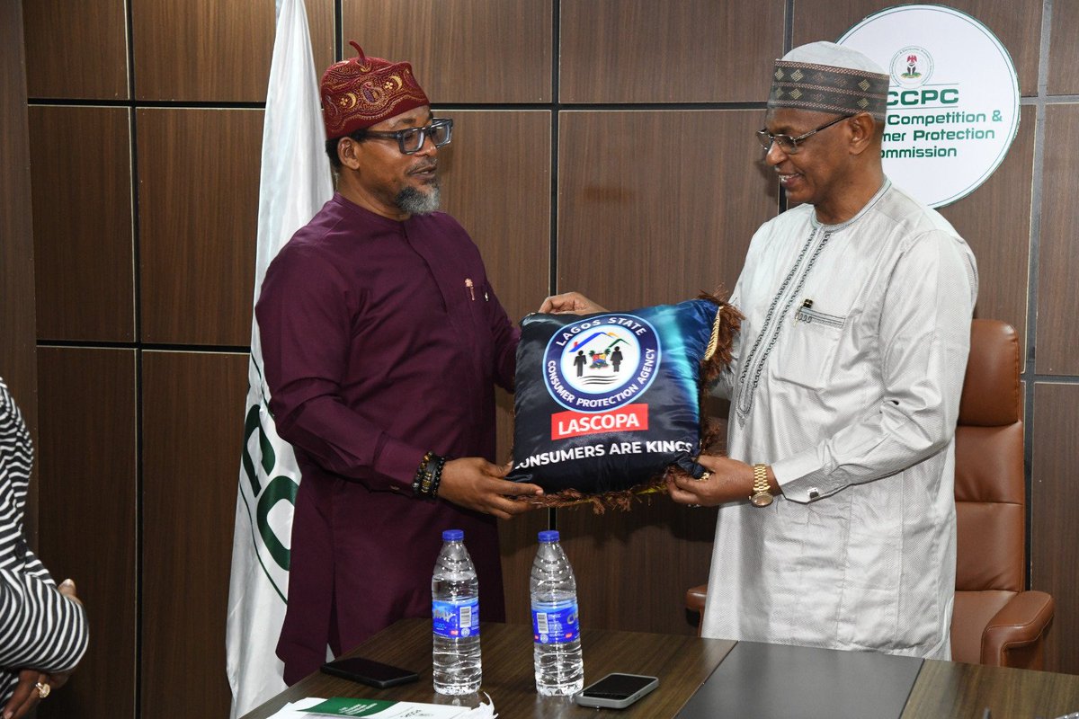 Dr. Adamu Abdullahi, Ag. Executive Vice Chairman/CEO, FCCPC, played host to Afolabi Solebo Esq., the General Manager of the Lagos State Consumer Protection Agency (LASCOPA), at a meeting convened to discuss joint enforcement of consumer rights. Both agencies agreed to
