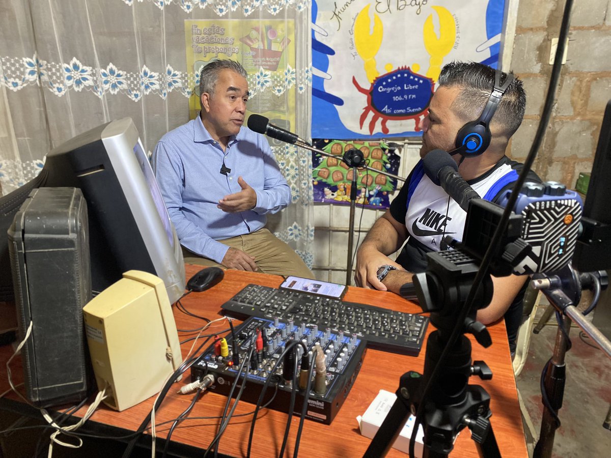 Arrancamos agenda en #Zulia 🇻🇪

A esta hora conversamos con Delvis Parra por Cangreja Libre hablando de la posibilidad real de concretar en #Venezuela un “Milagro Económico”, luego e ser electos el #28Jul 

Los invito a sintonizarnos por 106.9 FM en San Francisco.…