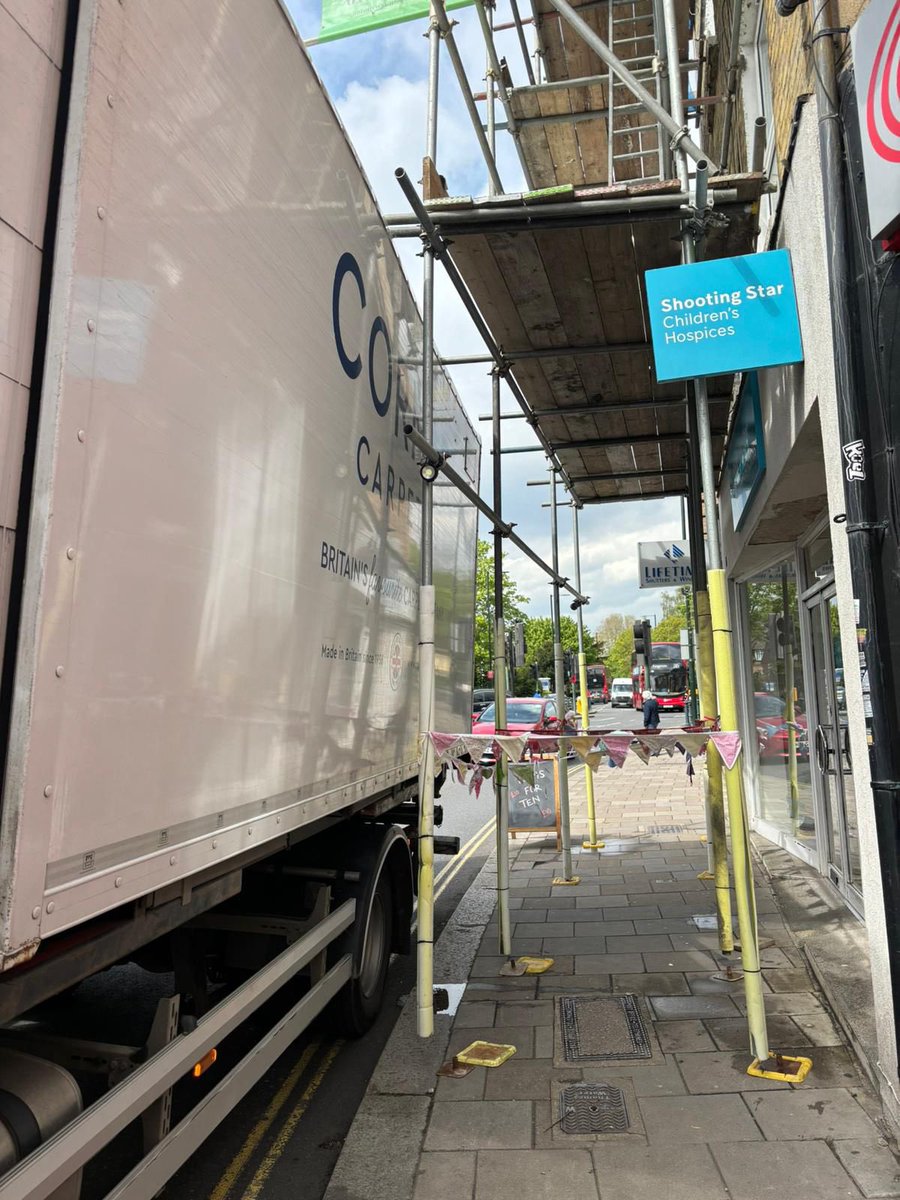 Breaking News: Broad St is currently blocked by Police and Fire Brigade, due to Scaffolding being hit by delivery driver. Local shop keepers, pedestrians and cars are also being told to stay indoors and away due to risk of scaffolding injuring people and cars. #teddingtontown…