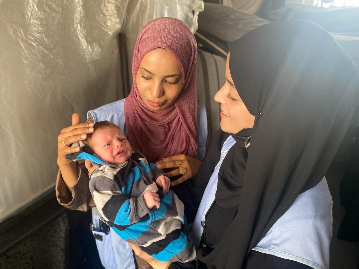 Amid the rising risk of disease outbreaks, @UNRWA is doing 80-90% of vaccinations in #Gaza 📍 Our teams have vaccinated thousands of children against measles, mumps, rubella & other diseases. We continue to work tirelessly to respond to health risks. The needs are enormous.