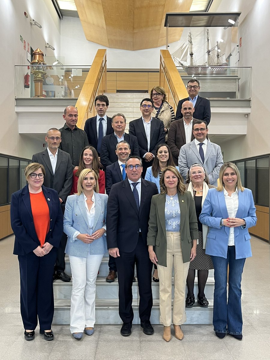 portcastello's tweet image. 📢 El Consejo de Administración de #PortCastelló  aprueba una 𝐝𝐞𝐜𝐥𝐚𝐫𝐚𝐜𝐢ó𝐧 𝐝𝐞 𝐢𝐧𝐭𝐞𝐫é𝐬 𝐩𝐨𝐫𝐭𝐮𝐚𝐫𝐢𝐨 𝐩𝐚𝐫𝐚 instalar el #hubtecnológico 𝐞𝐧 𝐞𝐥 𝐞𝐝𝐢𝐟𝐢𝐜𝐢𝐨 𝐝𝐞 𝐥𝐨𝐬 𝐚𝐧𝐭𝐢𝐠𝐮𝐨𝐬 𝐜𝐢𝐧𝐞𝐬 #AutoridadPortuaria portcastello.com/comunicacion/n…