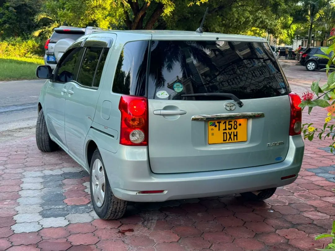 *TOYOTA RAUM (DXH)* Clean Seats 💺 2005 model 1490 cc Verry SMART ✅ Petrol Fuel ⛽️ Full Ac Full Documents Gari Mpyaa 100% Bei 12.8 mil Kama Unauza Gari Lako Nitumie #Darcity_magari #0625 004 475