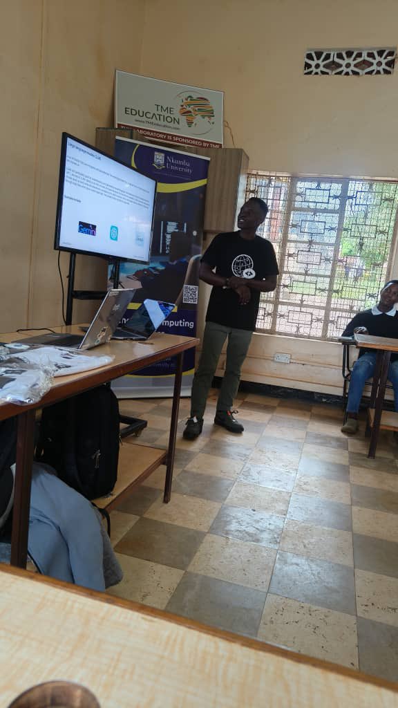 Happy to host #BuildWithAi with @Gdsc_Nkumba at @NkumbaUni .
Sharing my knowledge with peers and students from Computing and Law-School 
#ThankYouGoogle @GoogleAI @googleafrica @googledevs