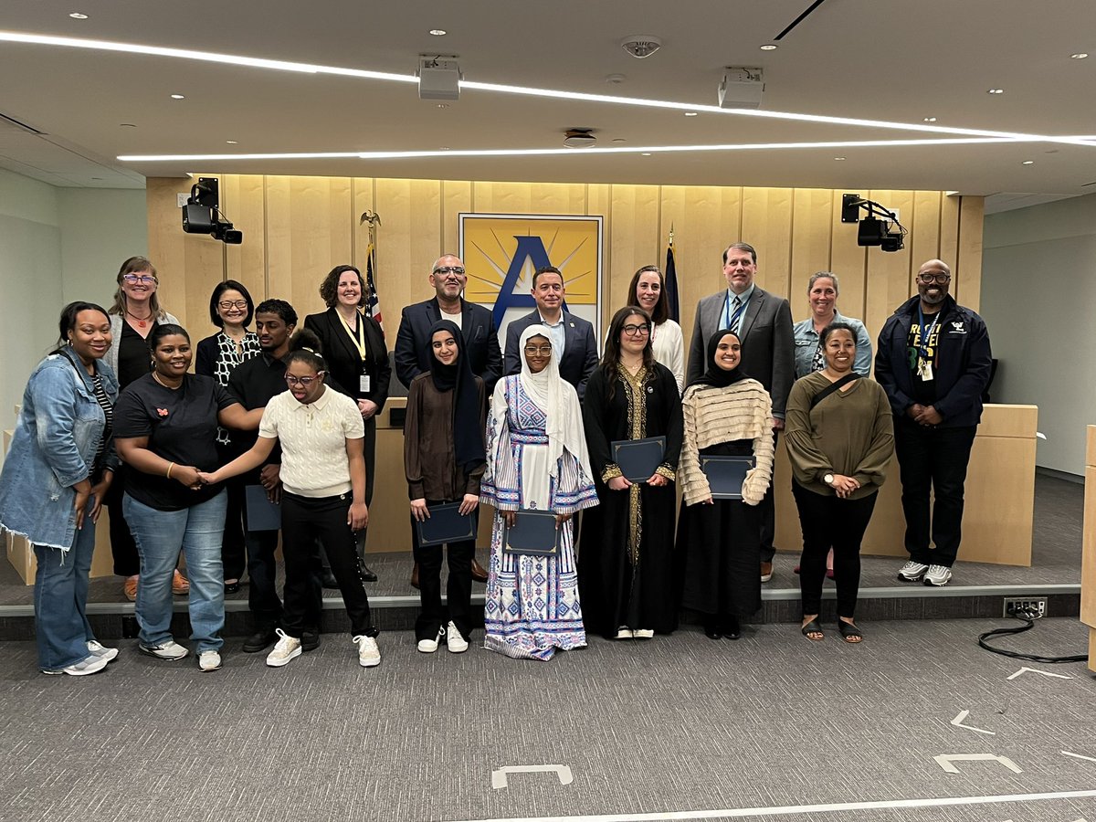 Congratulations, Mostafa, for being recognized @APSVaSchoolBd for being @APSCareerCenter’s outstanding Arab American student leader! Your leadership in creating a prayer room and facilitating diversity chats has made us a better community. @ACCDiversity @arlingtontechcc