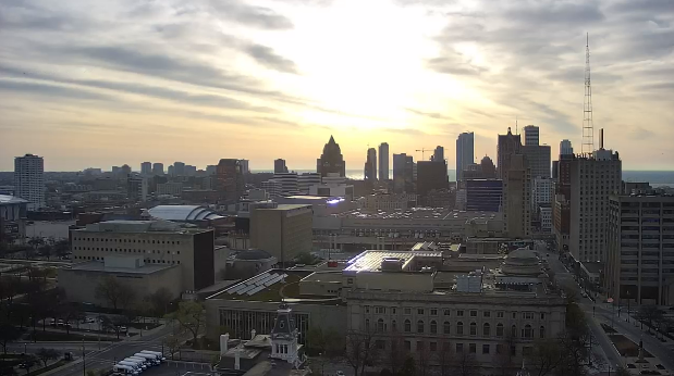 A beautiful and quiet start to our Friday but conditions will change during the afternoon as winds become breezy with chances for rain arriving. Heading into the weekend, we are expecting a warm-up into the 70s with chances for storms moving in, especially Saturday evening.