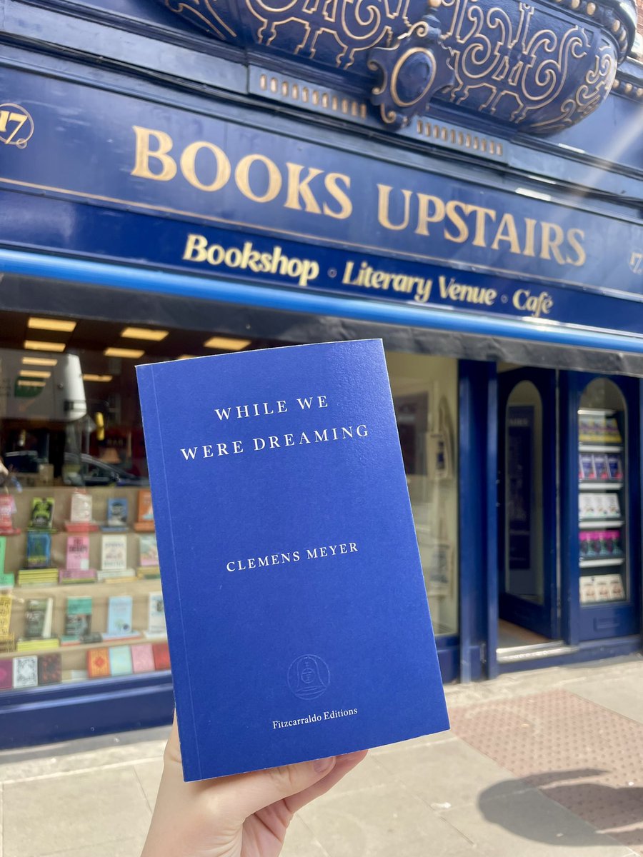 ⭐️TODAY ⭐️ We’ll be welcoming @FitzcarraldoEds author Clemens Meyer & his translator Katy Derbyshire with chair Frank Wynne to discuss the Booker longlisted “WHILE WE WERE DREAMING” - 6pm today, free admission, booking essential⚡️💙 booksupstairs.ie/all-events/mey…