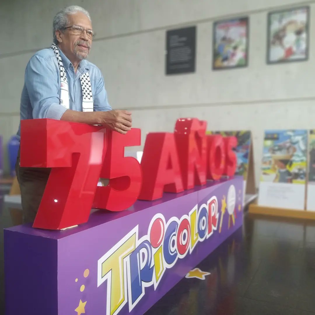 Tricolor es un repertorio infantil que ha estimulado y enamorado a los niños, con la imagen y la palabra para viajar por los mundos imaginarios, que se expresan en una ética y estética pertinente a los interés y necesidades de las diferentes edades de nuestra infancia.