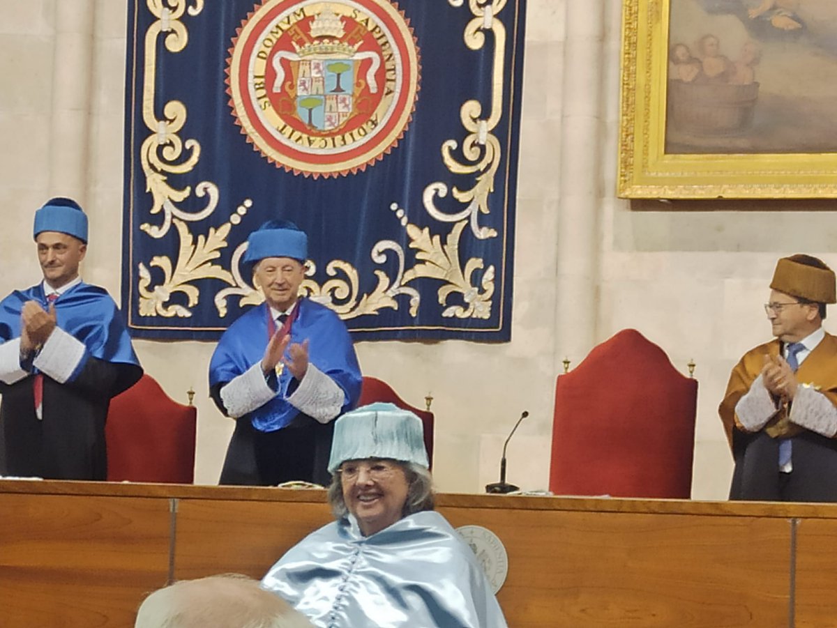 Hemos estado en la investidura como Doctora Honoris causa de la periodista y feminista Carmen Sarmiento por la Universidad de Valladolid. Enhorabuena