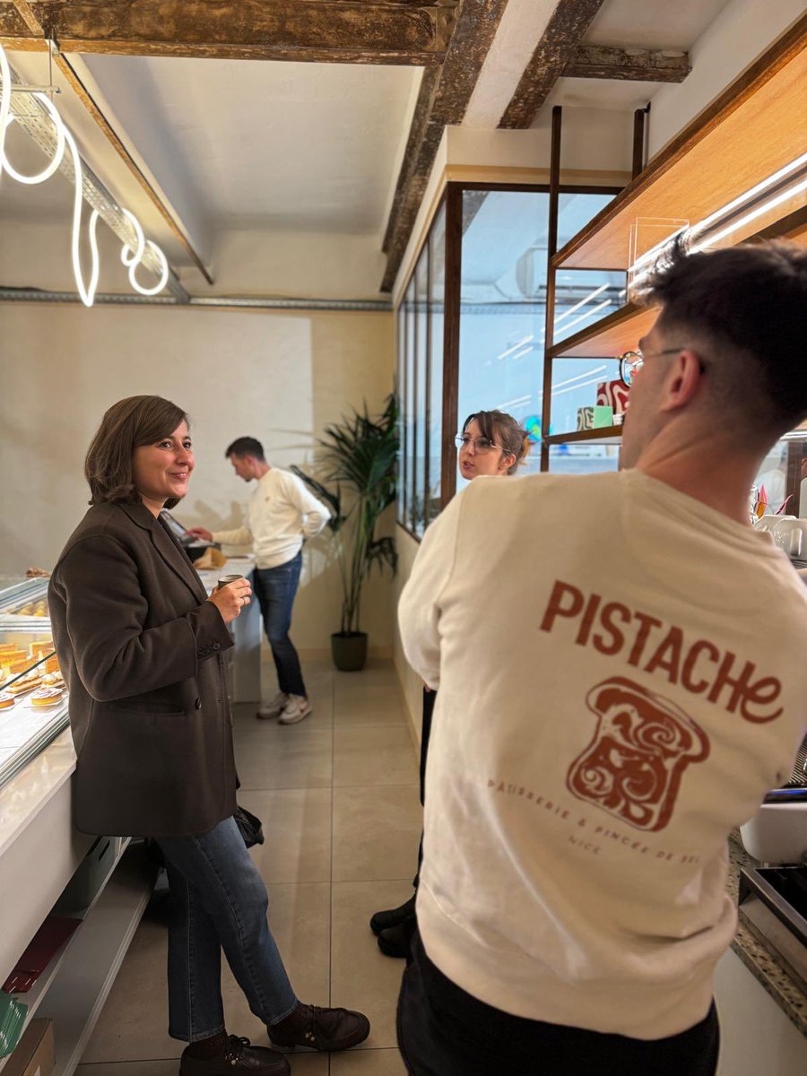 Visite de la nouvelle pâtisserie fine « Pistache » à #Nice06. 🍰Une adresse branchée et authentique, pour une pause gourmande, entre le Port et Garibaldi. 👏🏻 Franck, Jérémy et Marie.