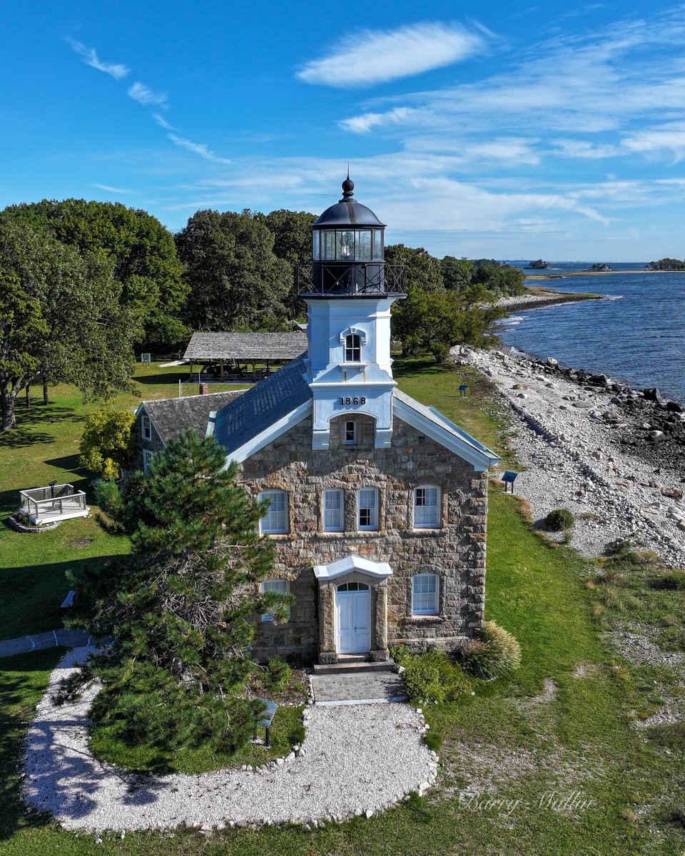 Sheffield Island Light during a beautiful morning in Norwalk, Connecticut, USA. @StormHour @ThePhotoHour