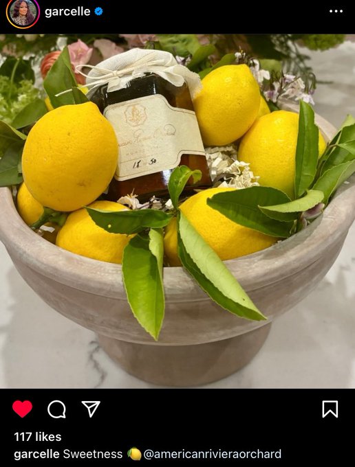 Mimicinque's tweet photo. π Women in Business:
Garcelle Beauvais receives Meghan,The Duchess of Sussex American Riviera Orchard Jam! ππ https://t.co/VnebbhUvqQ