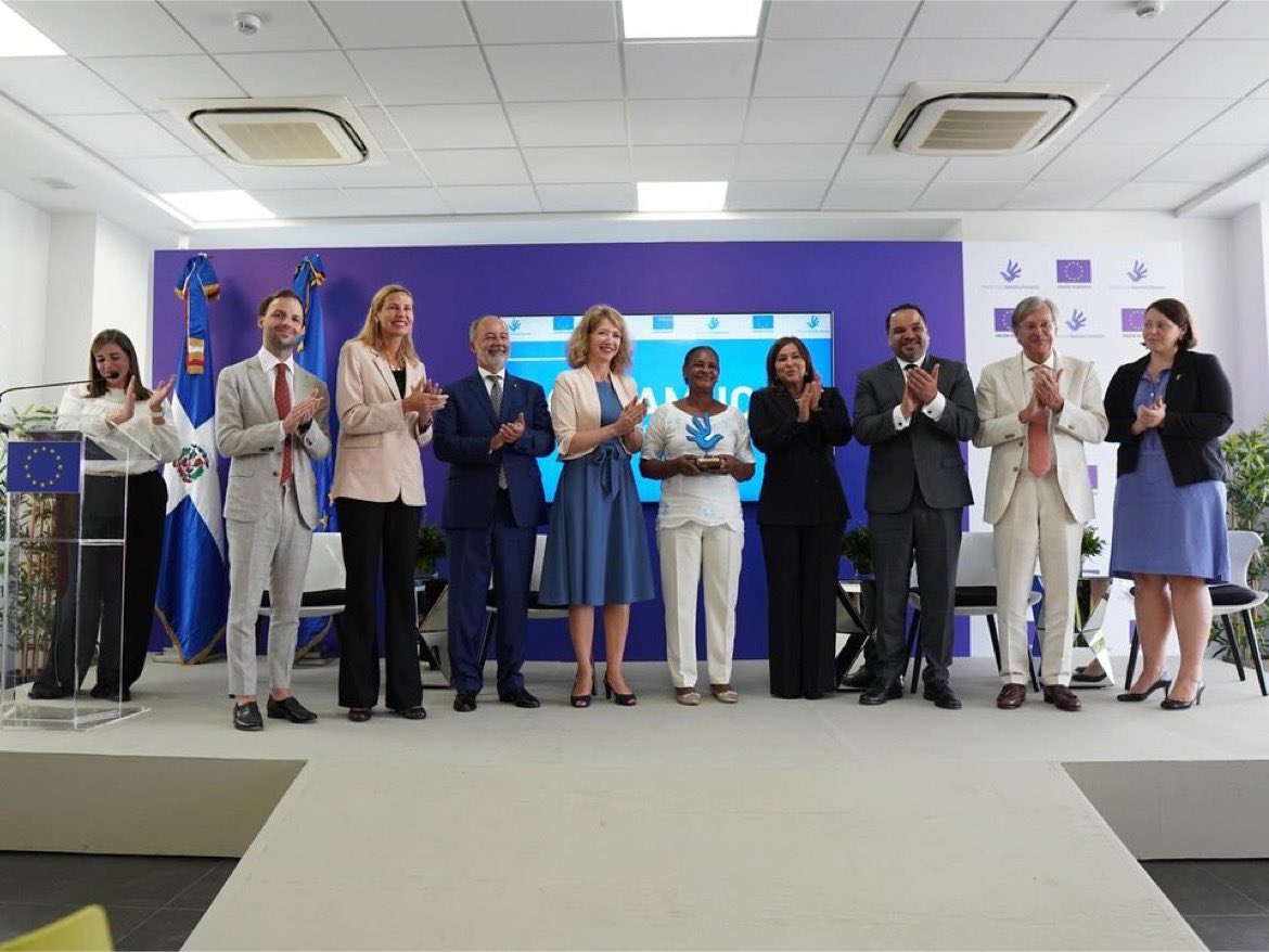 InkaMattila's tweet photo. ¡Gracias 🙏 por la oportunidad de participar desde @PNUDRD en el panel sobre #cuidados desde perspectiva de los #territorios en marco de la 3. edición del Premio Europeo 🇪🇺 de los Derechos Humanos en 🇩🇴! Felicitaciones a @conamuca por el reconocimiento! #mujeresrurales https://t.co/TeRiA3O23q