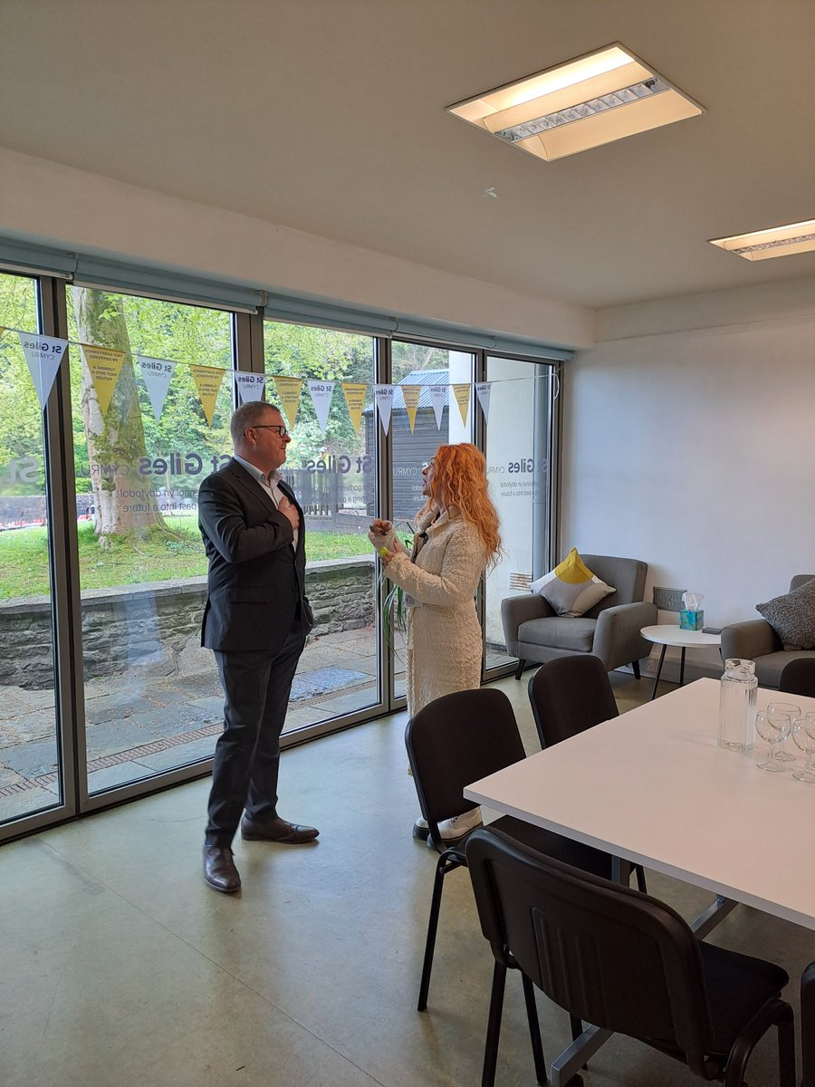 This morning we welcomed @Jeremy_Miles for a visit to Aberdulais alongside our partners @StGilesTrust. It was a great opportunity to show off the newly opened site and discuss our plans for the future. Thank you for joining us and for your ongoing support, Jeremy!