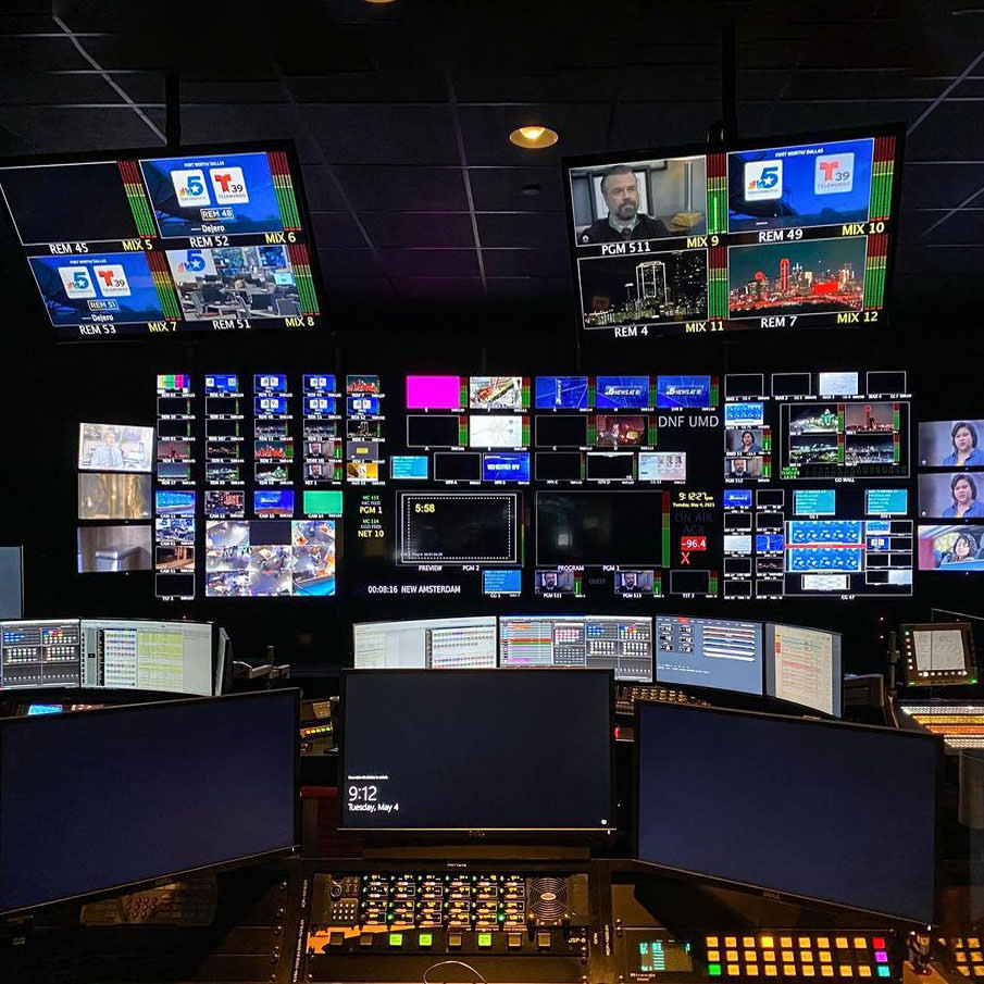 📺 NBC DFW control room 📷 instagr.am/katharinades #nbc #controlroom #tvnews #avid #newsroom #inews #news #dfw #broadcast