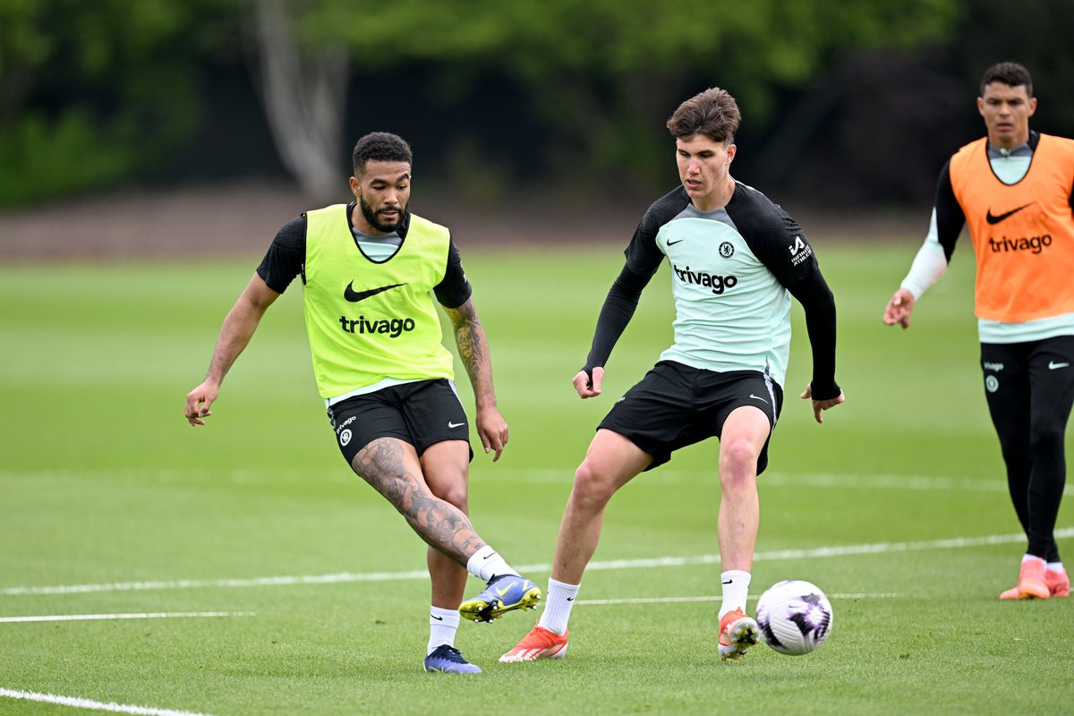 🚨 Pochettino confirms Reece James and Levi Colwill have returned to training but are unavailable for selection this weekend. [@chelseafc] #CFC