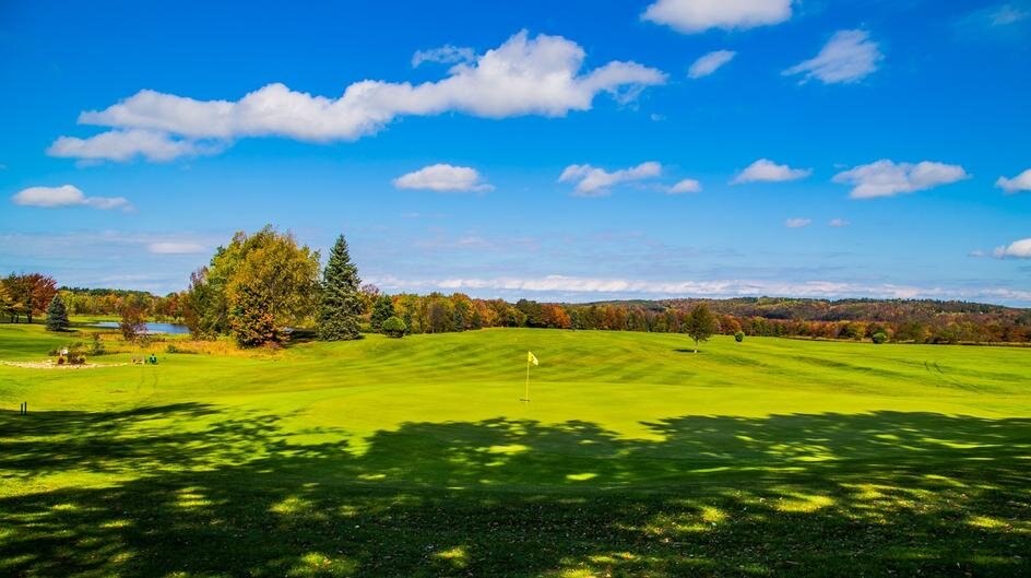 Spring has sprung and golfers all around are ready to hit the links! Western New York has a lot to offer when it comes to pristine golf courses for all levels of play and price range! tinyurl.com/2mt5vrfp #WNY #Buffalo #Niagara #Golf #GolfCourses #Sprinig