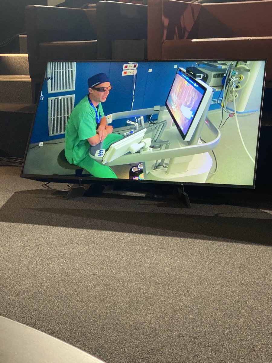 Very proud of @EdwLambert doing a live prostatectomy @orsiacademy @surgquest for WRSE nextgen