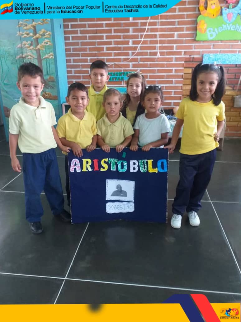 25/4/2024. CEI. Nacional Virgen del Carmen. Actividad: Colorear  las letras del nombre  del profesor   armar y pegar  en la lámina. Conversatorio con los niños y niñas de la vida y obra del profesor  Aristobulo Isturiz. Estado Táchira Municipio Michelena.