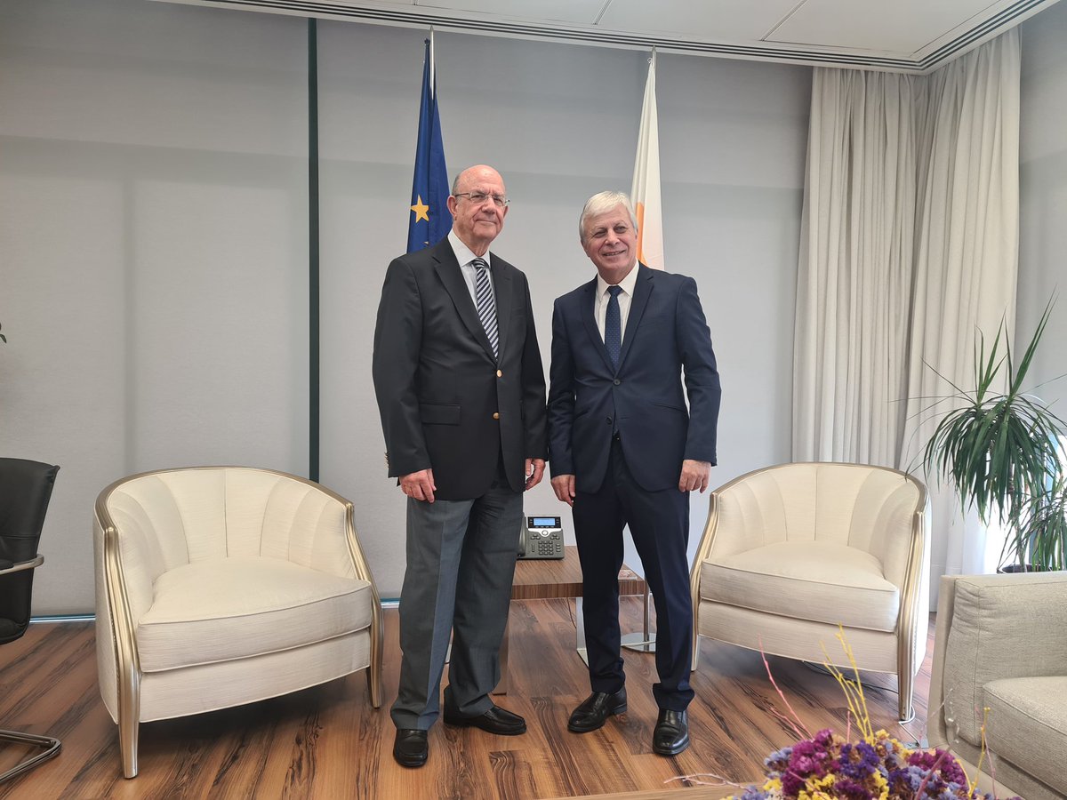 Ministry of Finance (@mof_cyprus) on Twitter photo Ο Υπουργός Οικονομικών είχε σήμερα συνάντηση με τον κ. <a href="/LefChristoforou/">LefterisChristoforou</a>, Μέλος του <a href="/EUauditors/">European Court of Auditors</a>.
Κατά τη συνάντηση ανταλλάγησαν απόψεις για τις επιδόσεις και προοπτικές της κυπριακής οικονομίας και την υλοποίηση έργων χρηματοδοτούμενων από 🇪🇺ευρωπαϊκούς πόρους. Επίσης συζητήθηκαν Ο Υπουργός Οικονομικών είχε σήμερα συνάντηση με τον κ. <a href="/LefChristoforou/">LefterisChristoforou</a>, Μέλος του <a href="/EUauditors/">European Court of Auditors</a>.
Κατά τη συνάντηση ανταλλάγησαν απόψεις για τις επιδόσεις και προοπτικές της κυπριακής οικονομίας και την υλοποίηση έργων χρηματοδοτούμενων από 🇪🇺ευρωπαϊκούς πόρους. Επίσης συζητήθηκαν
