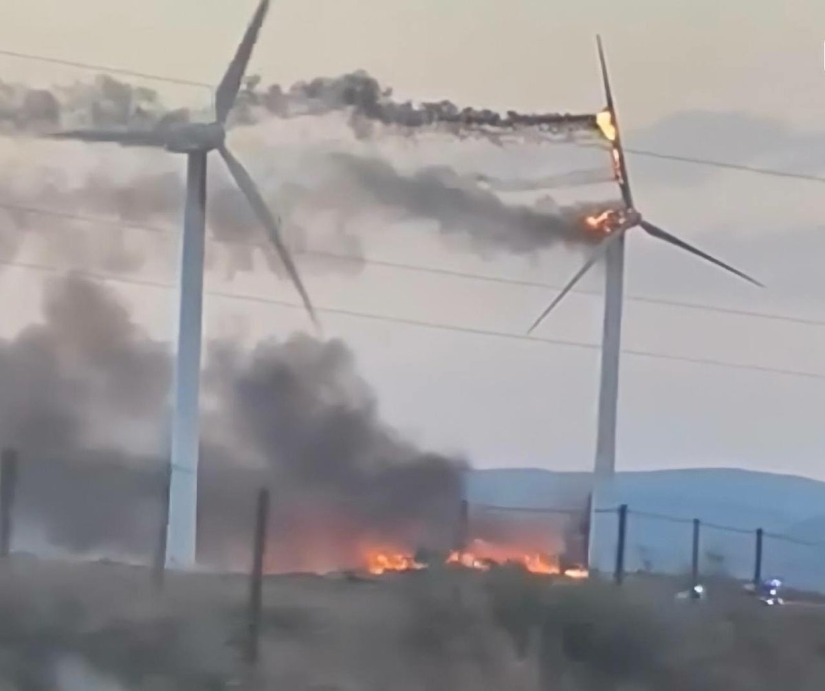 TriciaMaga2024's tweet photo. @BreitbartNews Isn’t Coal and Oil the BASE SOURCE that supports Turbine and ELECTRIC Chargers? It’s an illusion to STEAL $$$ and CONTROL we the people
#Solendra is a great example of #MoneyLaundering https://t.co/F53lA8O77o