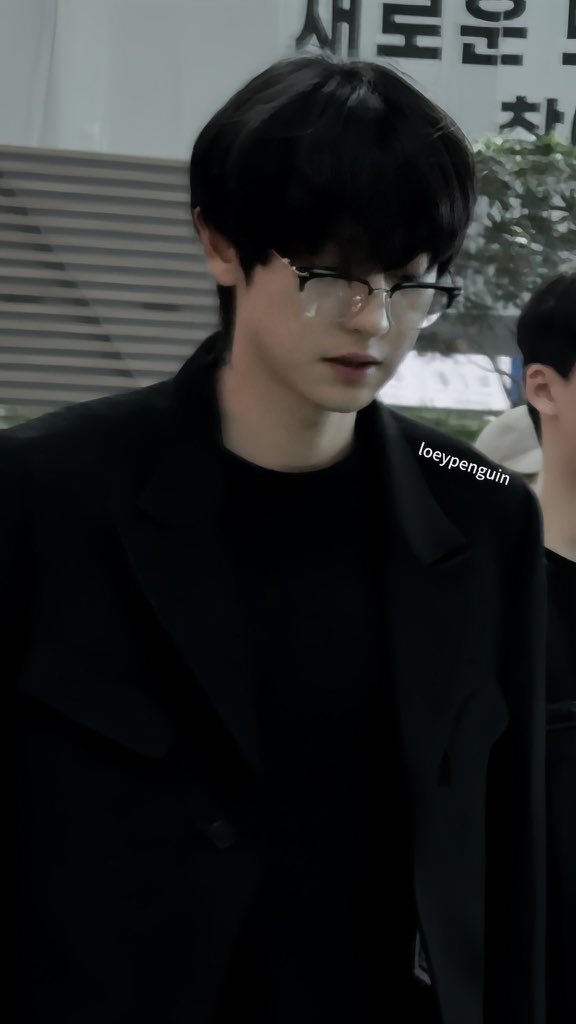 captionthiscb's tweet photo. Caption this, Chanbaekist! https://t.co/zQF8gWzY0w