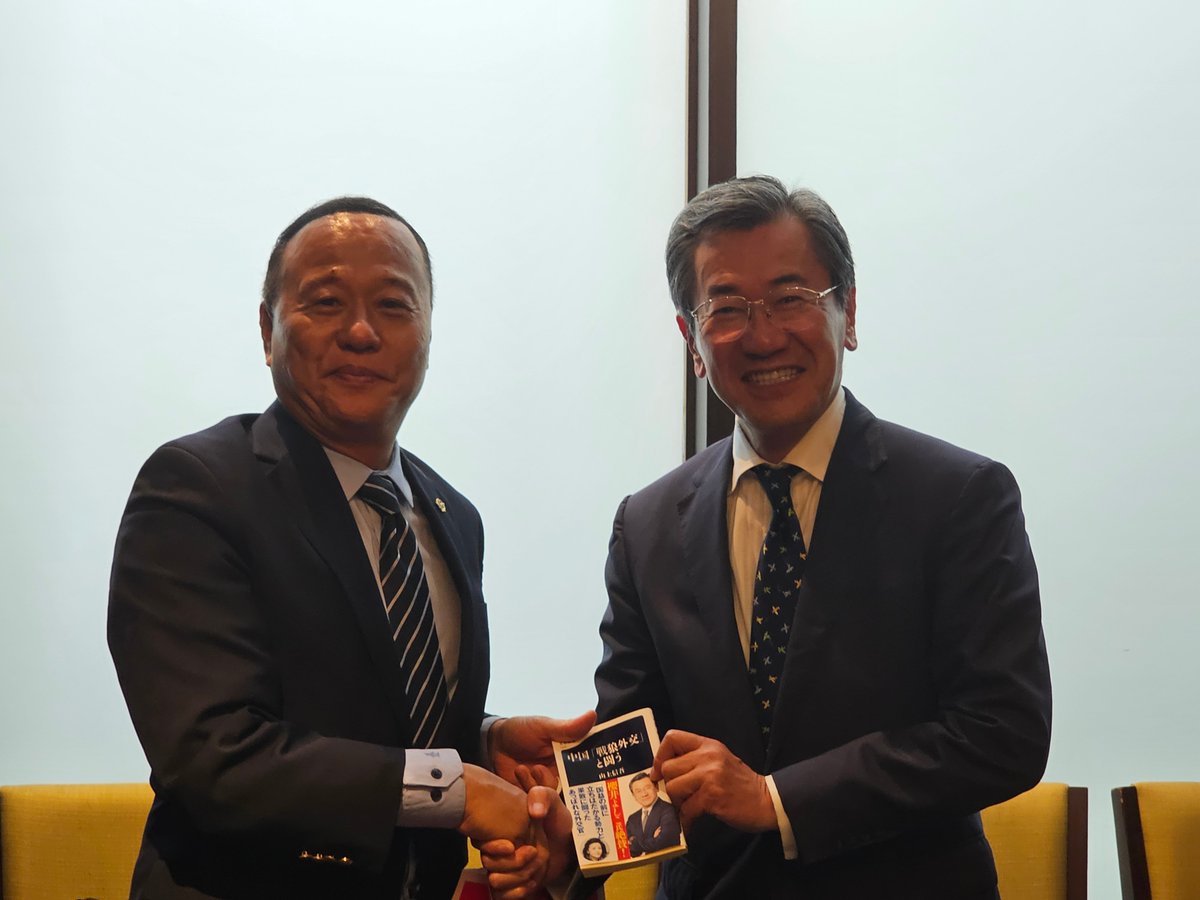 Had a great 小籠包 lunch at 點水楼with visiting 柏鴻輝 Alex Po, Vice Minister of National Defense of Taiwan 🇹🇼 His sense of urgency was fully shared. Having become a Senior Fellow of the Sasakawa Peace Foundation, I look forward to keep on revisiting my favorite Taiwan.