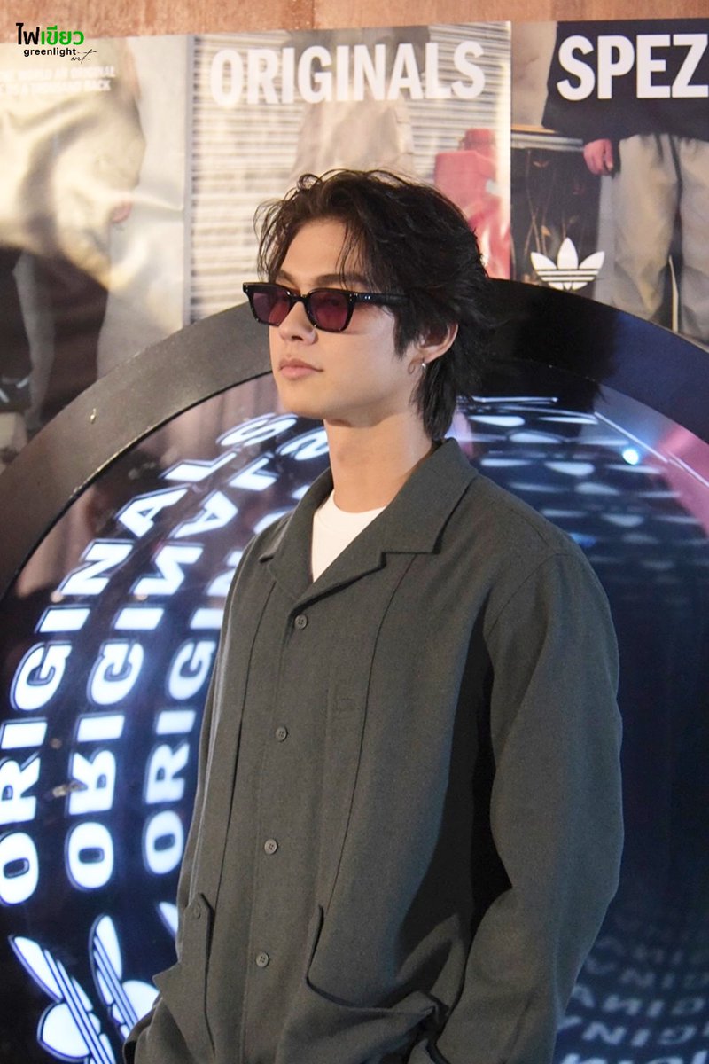 faikeaw_ent's tweet image. “ไบร์ท วชิรวิชญ์” ร่วมเปิดตัว อาดิดาส แบรนด์เซ็นเตอร์ สยามพารากอน อย่างเป็นทางการ พร้อมร่วมกิจกรรม ORIGINALS BLOCK PARTY

#adidasThailand #adidasSiamParagon
#OriginalBlockPartyTH
#adidasSiamParagonxBRIGHT 
#bbrightvc