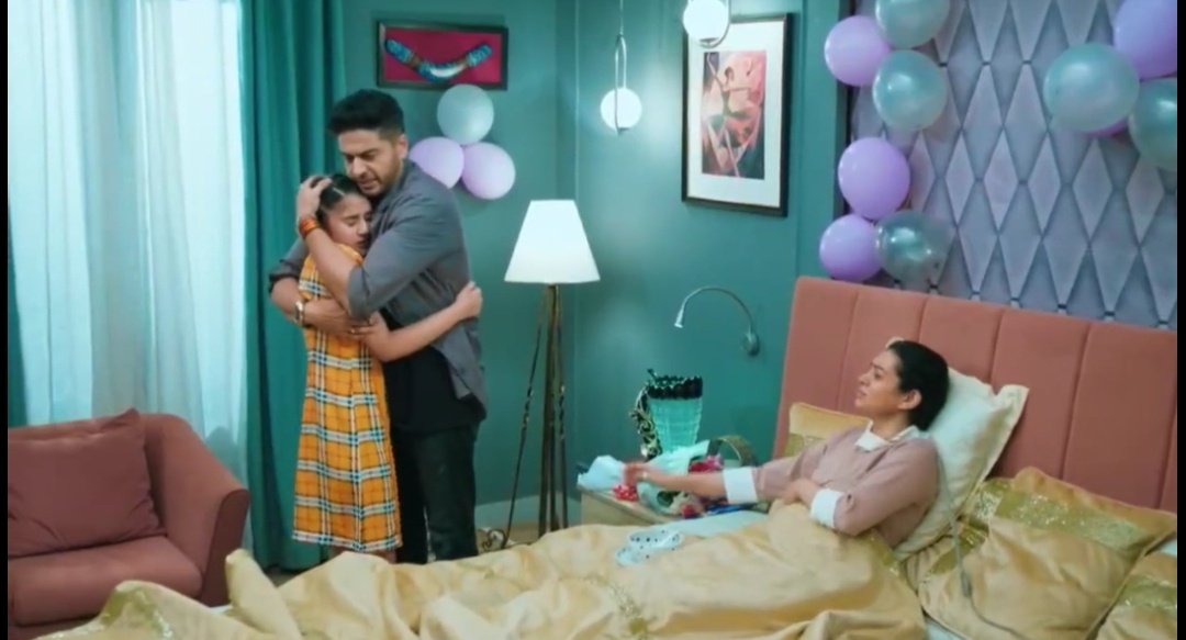 Whatever be their future, but today Shruti is equally worried for Aadhya as Anuj is. 
Aadhya's trauma is not bcoz of one incident. It is the result of constant neglect that was made up by 'Suri and my Beebli,
not by actions.

#AadhyaKapdia #ShrutiAhuja
#AnujKapadia #Anupamaa