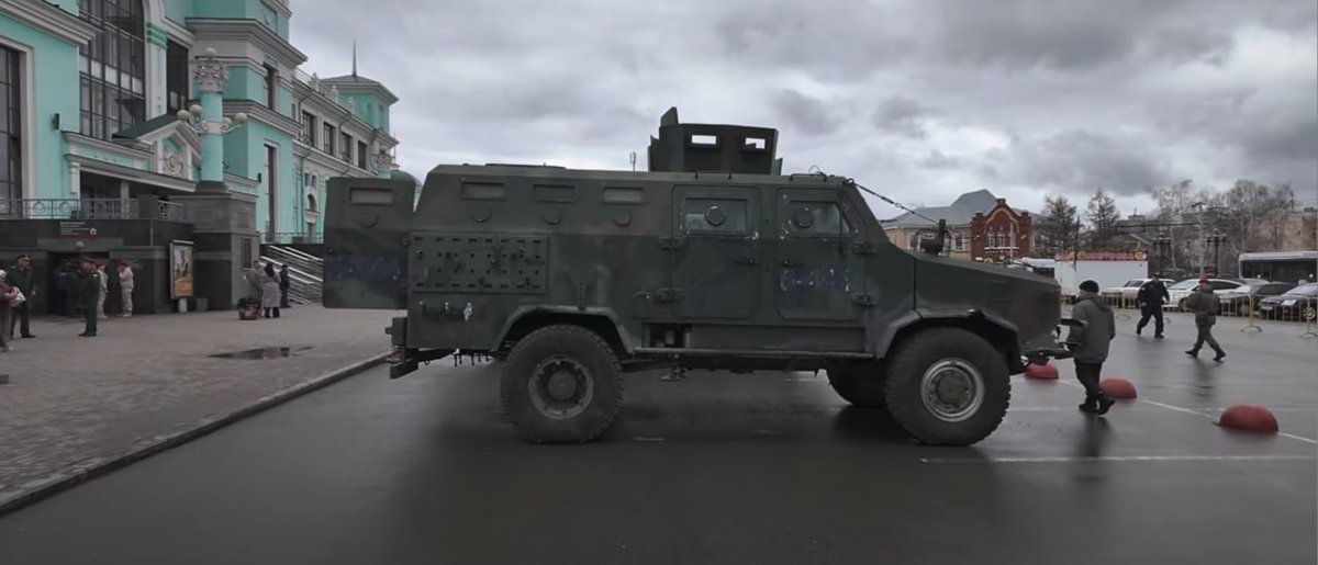 2022

Captured 🇺🇦 IMV Kozak-2, presumably lost in Hostomel

t.me/lost_warinua

#UkraineWar #UkraineFrontLines #warfootage #lost_warinua