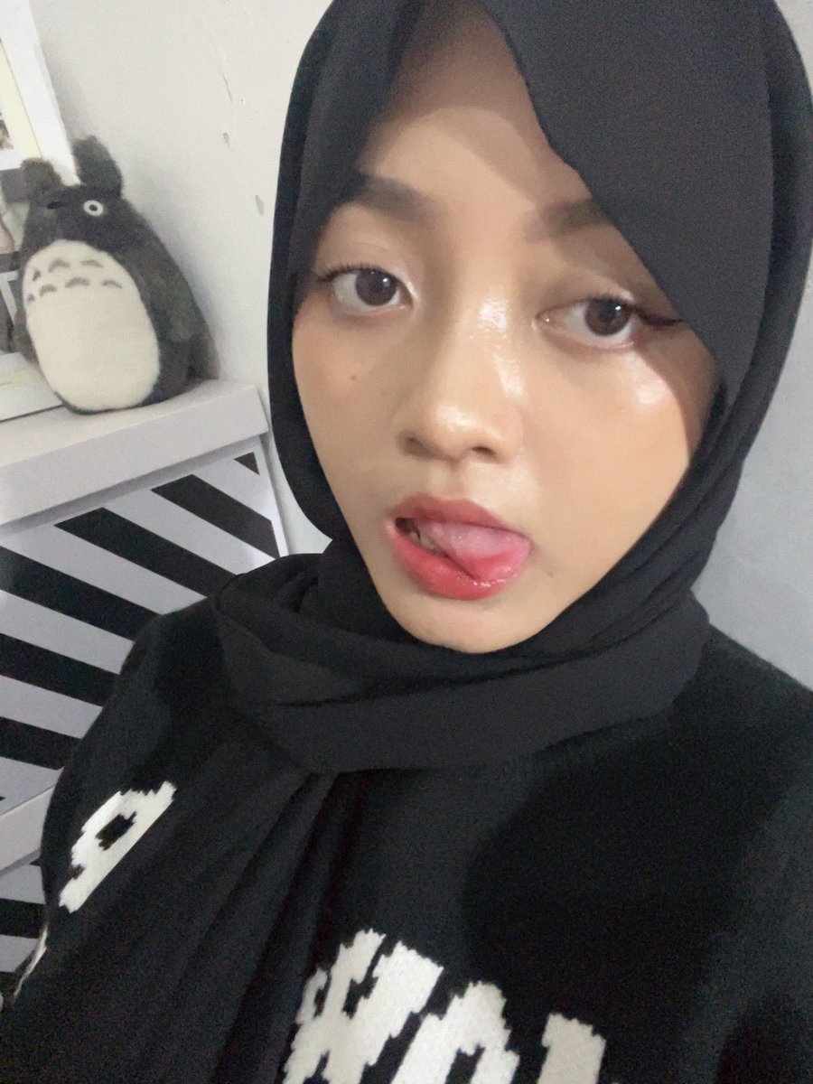 urmatchaa's tweet image. me + totoro (re: genderuwo)