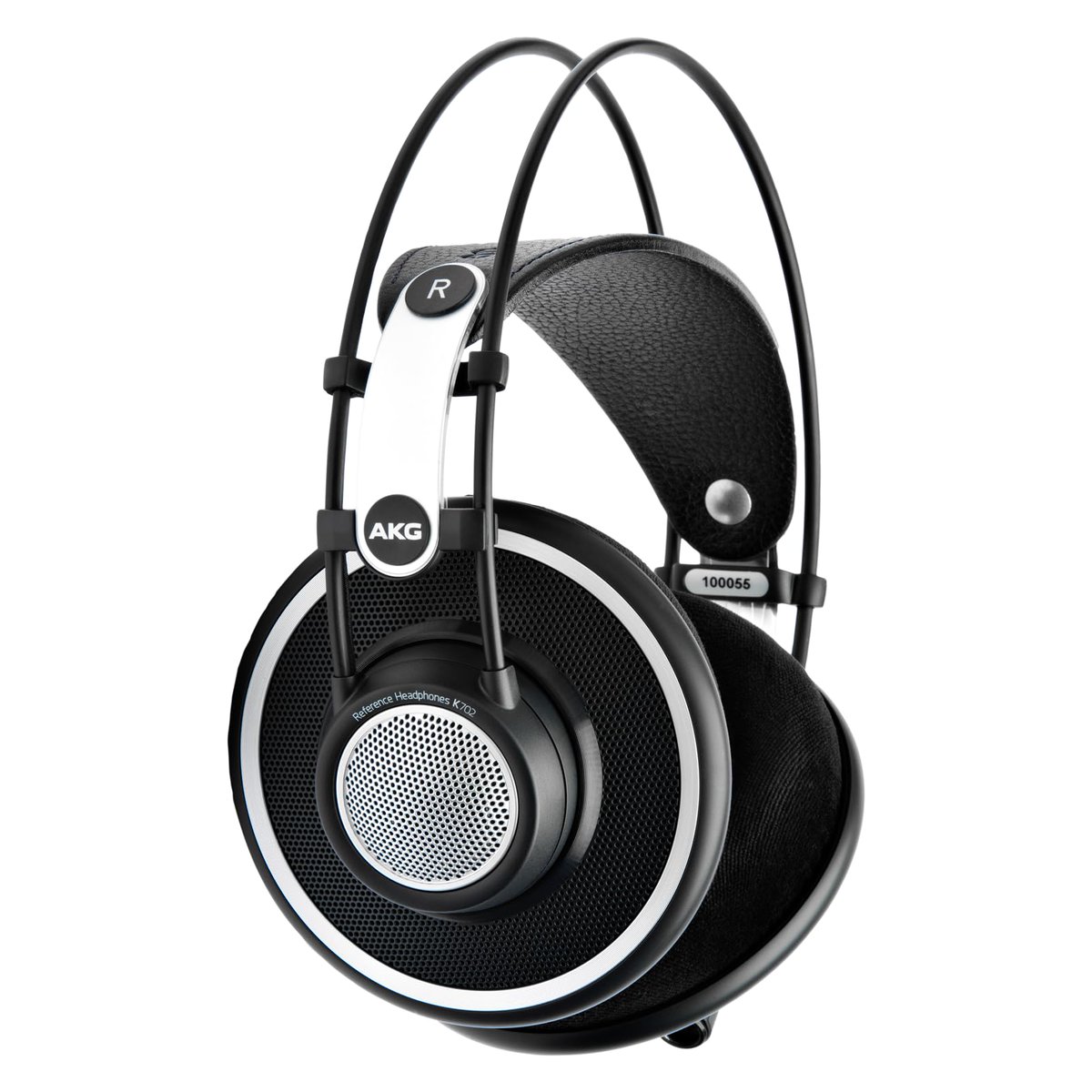 I love seeing real headphones in arts instead of something random. Akg K702 is pretty based