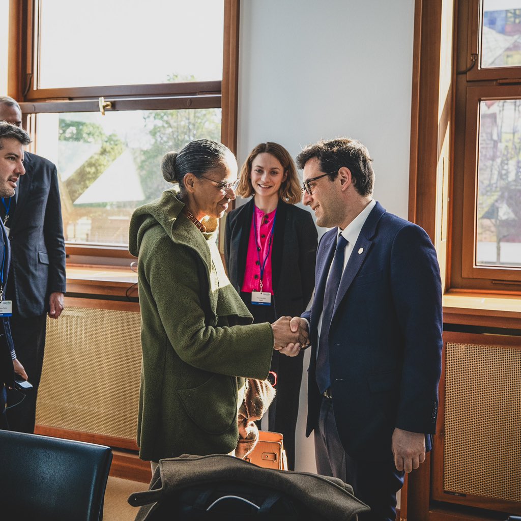 Avec @MarinaSilva, nous avons réaffirmé l’importance de notre partenariat Brésil-France, conclu lors du visite du Président au Brésil. La survie de nos forêts en dépend et la COP30 à Belem doit nous inciter à poursuivre notre action. 🇫🇷🇧🇷 #Petersberg2024