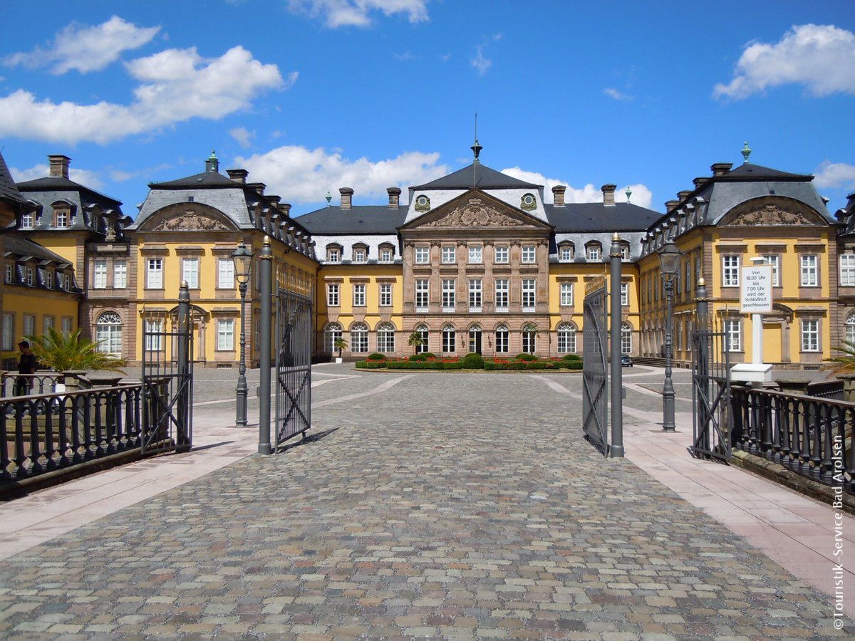 germanytravelNL's tweet photo. Het verhaal van Nederland speelde zich deels af in #Duitsland, duik in de geschiedenis van het Huis van Oranje-Nassau op de mooie #Oranjeroute en bewonder kastelen, paleizen en idyllische stadjes. π³π±π§‘ https://t.co/iFrH5cZnrz #koningsdag https://t.co/Waf19XMsza