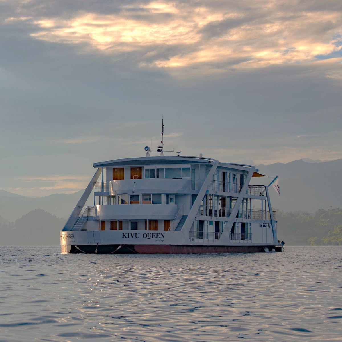 Mantis Kivu Queen Uburanga (@kivuqueen) on Twitter photo Witness the breathtaking beauty and the harmonious coexistence between humans and wildlife as you take in the lush scenery of Monkey Island.
Create memories that will last a lifetime, and join us as we sail on Lake Kivu aboard Mantis <a href="/KivuQueen/">Mantis Kivu Queen Uburanga</a>.🛳️
#VisitRwanda🇷🇼 Witness the breathtaking beauty and the harmonious coexistence between humans and wildlife as you take in the lush scenery of Monkey Island.
Create memories that will last a lifetime, and join us as we sail on Lake Kivu aboard Mantis <a href="/KivuQueen/">Mantis Kivu Queen Uburanga</a>.🛳️
#VisitRwanda🇷🇼