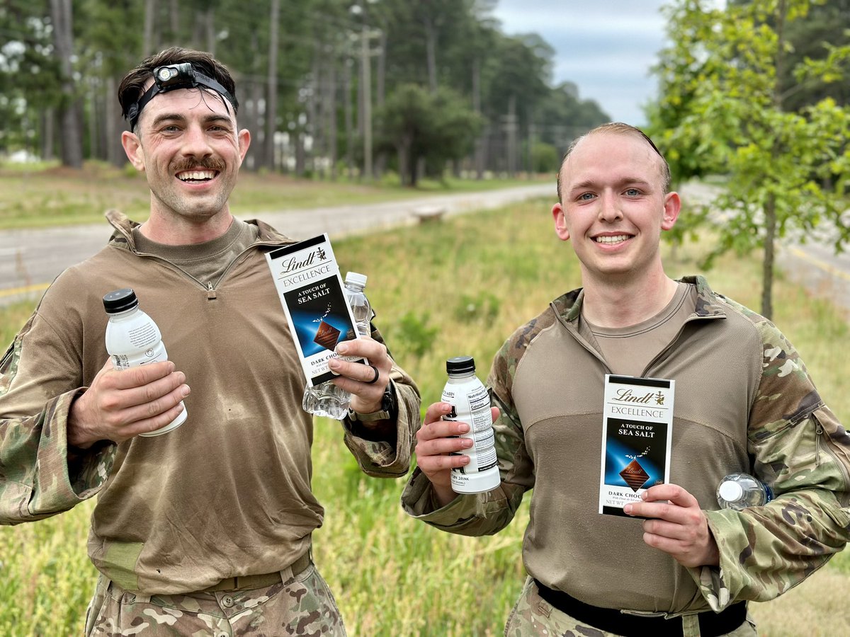 And just like that, the be #EODTeamOfTheYear 2024 events have finished! Soldiers spent the entire night running complex EOD scenarios that culminated with a team ruck for time. 

Stay tuned for final standings, and awards ceremony! Congratulations to all the competitors!